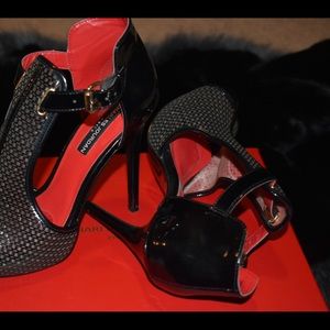 Gorgeous Charles Jourdan Heels